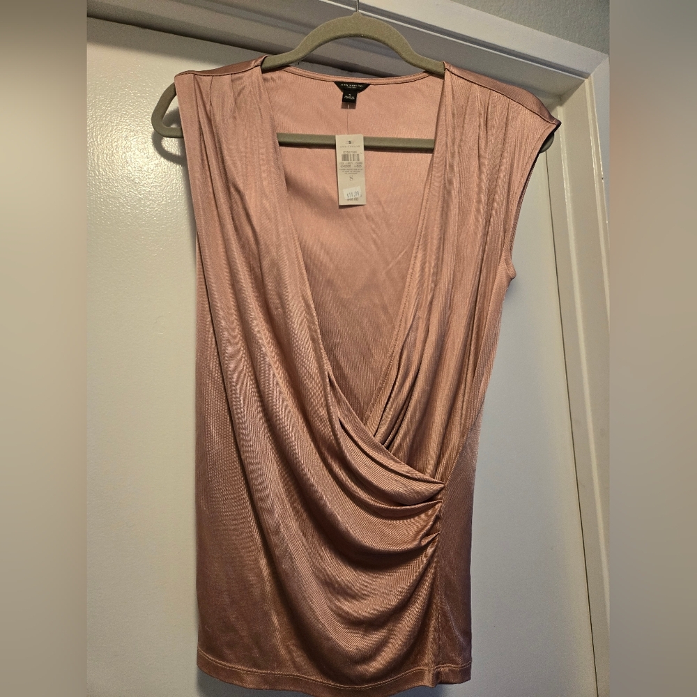Ann Taylor sleeveless top. Dusty rose/light mauve. Size S.